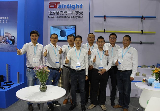 Airtight管道銷售合照.jpg